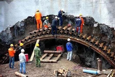 桃城隧道钢花管支护案例